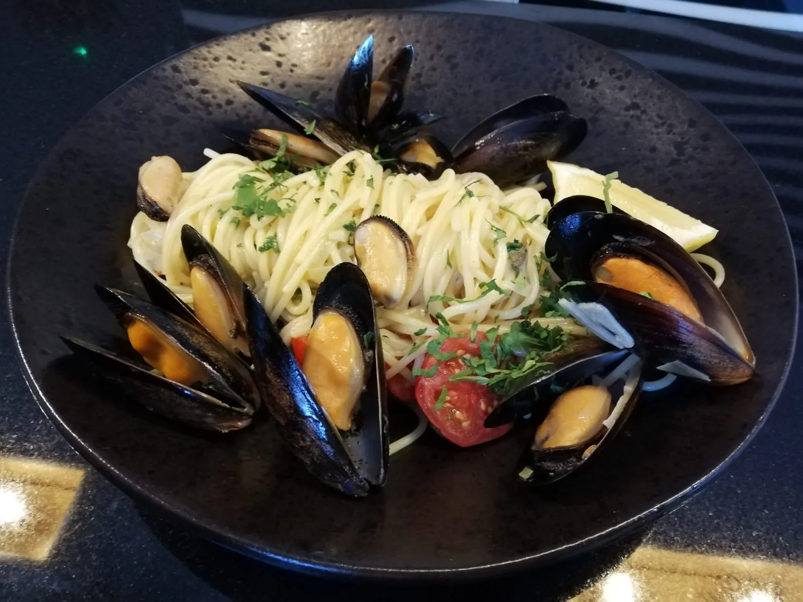 Makaron z małżami, restauracja Olivio Kępno